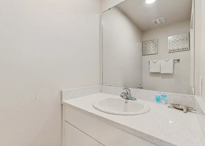 Holiday home Beachfront With Pool Private Balcony And Washer And Dryer
