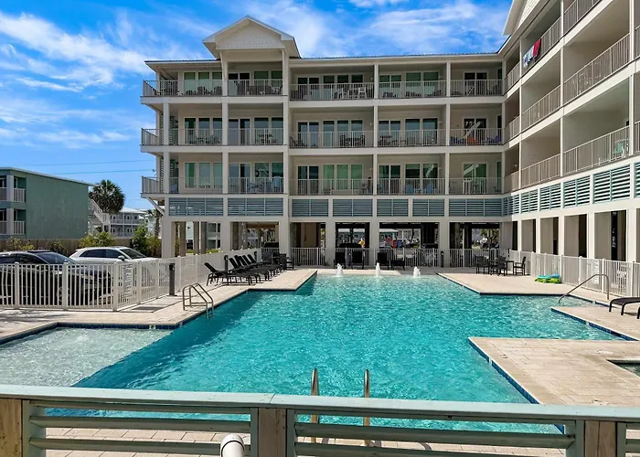 Holiday home Beachfront With Pool Private Balcony And Washer And Dryer *